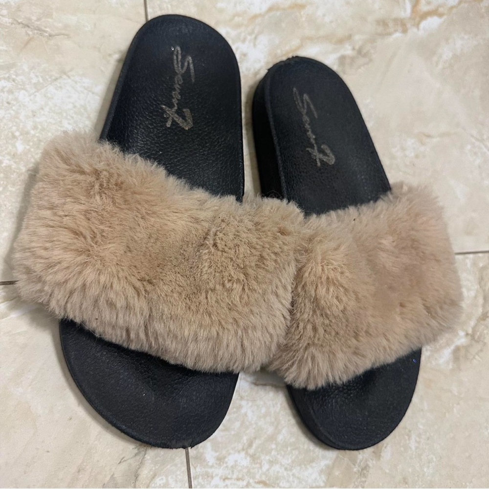 Fuzzy Tan Slide Sandals